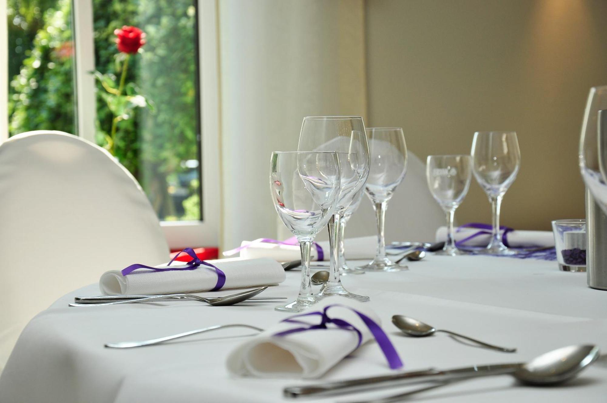 & Restaurant Zum Deutschen Hause Hotel Kirchhatten